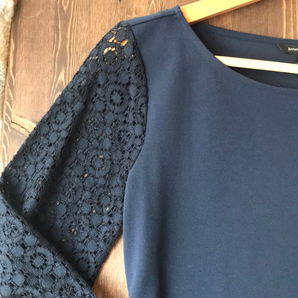 Banana Republic navy blouse with lace sleeves - Picture 2 of 4